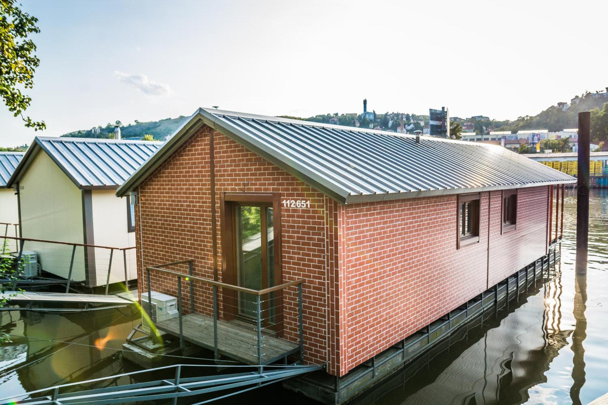Houseboat Benjamin - Houseboats Benjamin & Franklin Hotel Prague Exterior photo